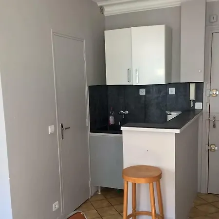 Studio Entierement Meuble # Centre Daire *